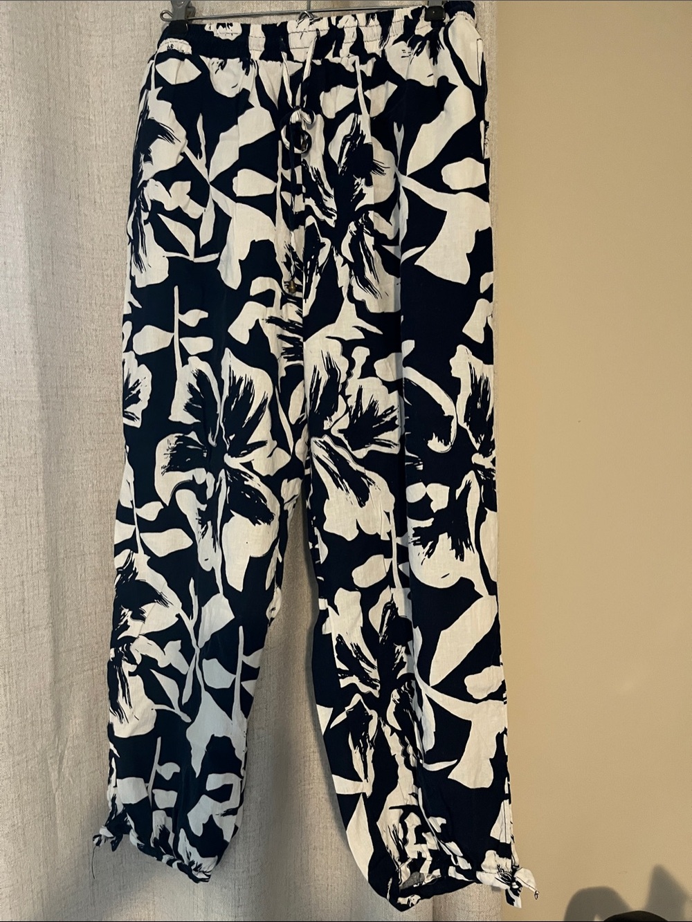 Women's Blue & White Floral Drawstring Pantst